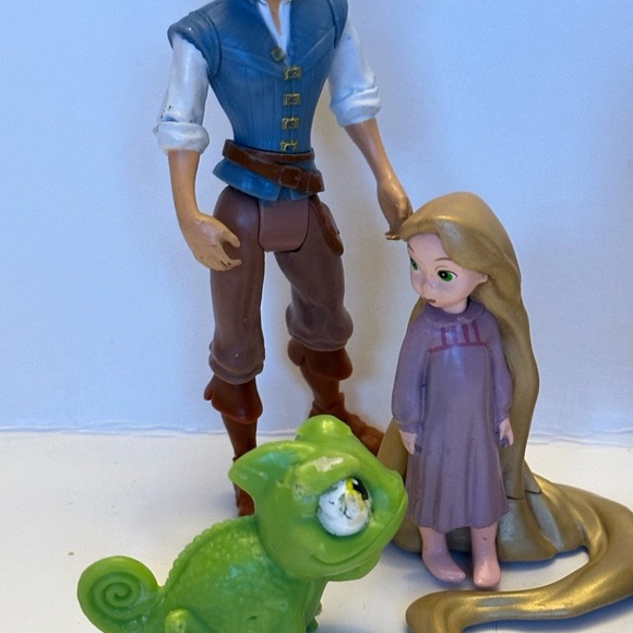 Disney Tangled Figures Rapunzel, Flynn Rider & Pascal - Picture 6 of 7
